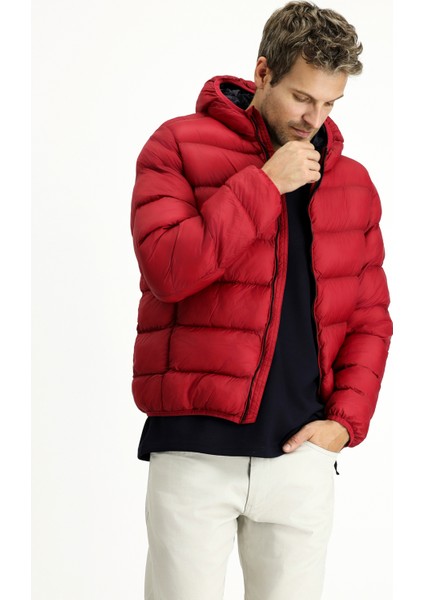 Kapüşonlu Çantalı Spor Şişme Mont modelleri