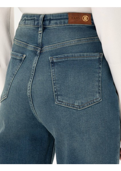 Kadın Açık Mavi Mom High Waist Fit Jean Pantolon 50293908-VR003