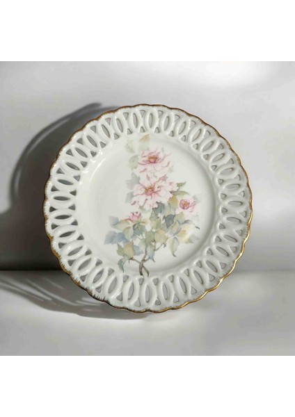 Antika Ajurlu Çiçek Desenli Tabak 22 cm