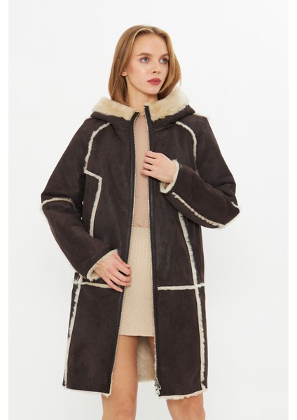 Nubuk Deri Kapüşonlu Oversize Kadın Kaban - Içi Kürklü - Kahverengi 90 cm - 113422 modelleri