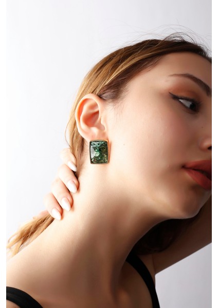 Matya Altın Renk Lak Kaplama Çivili Yeşil Taşlı Model Küpe fırsatları