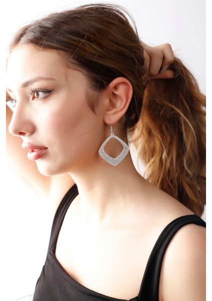 Matya Antik Gümüş Kaplama Sallantılı Küpe fırsatları