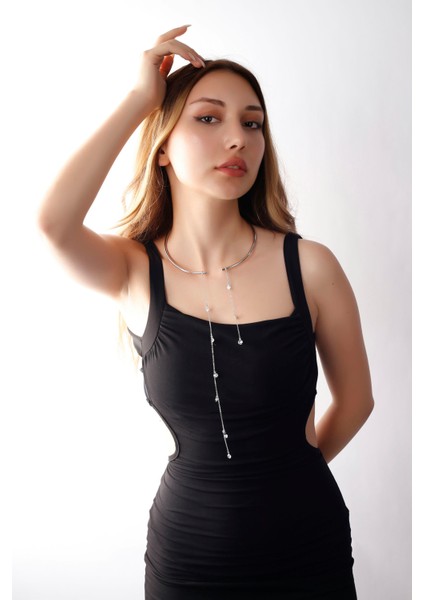 Matya Rodyum Renk Kaplama Zincir Sallantılı Beyaz Zirkon Taşlı Açık Bant Charm Detaylı Kolye modelleri