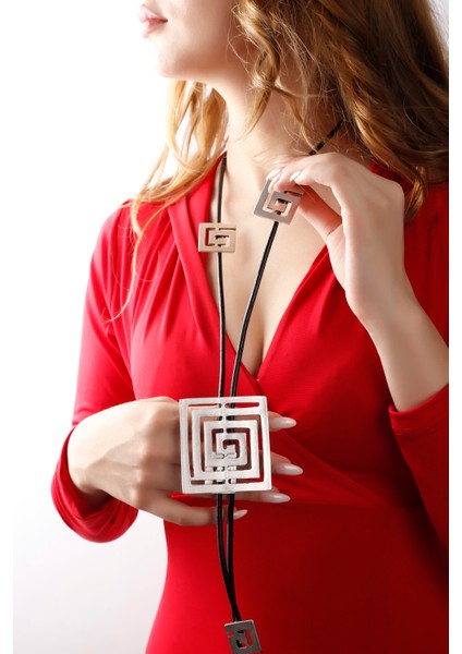 Matya Antik Gümüş Kaplama Kare Parçalı Tasarım Deri Püsküllü Kolye fiyatları