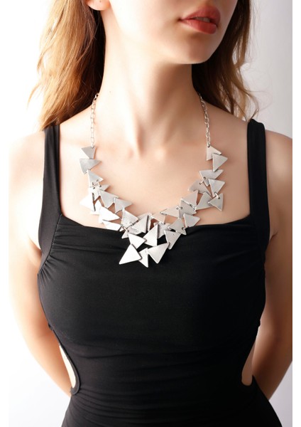 Matya Antik Gümüş Kaplama Üçgen Görünüm Kolye