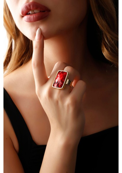 Matya Altın Renk Lak Kaplama Ayarlanabilir Kırmızı Taşlı Yüzük