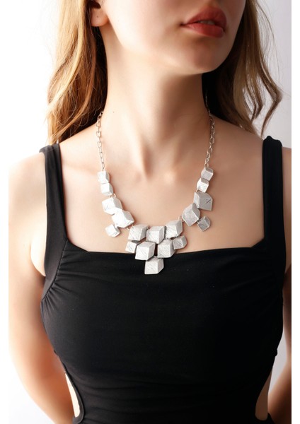 Matya Antik Gümüş Kaplama 3 Boyutlu Kolye