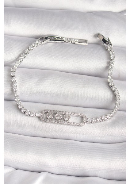 Pirinç Gümüş Renk Su Yolu Zirkon Taşlı Messika Model Kadın Bileklik