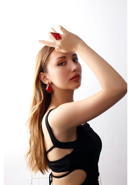 Matya Altın Renk Lak Kaplama Ayarlanabilir Kırmızı Taşlı Çivili Model El Işçiliği Küpe&yüzük Set
