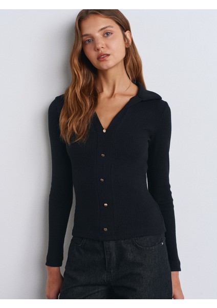 31436 Polo Yaka Düğme Detaylı Top-Siyah