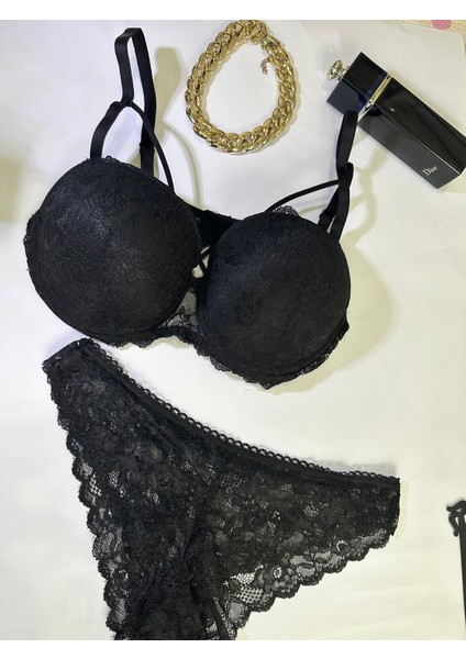 Siyah Dantelli Dolgulu Push Up Tek Ip Detaylı Şık Sütyen Takım fırsatları