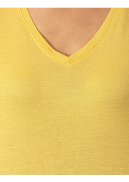 Kadın Neon Sarı Regular Fit Tişört 50246149-VR168
