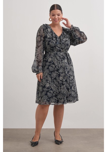 V Yaka Fırfırlı Kuşaklı Elbise