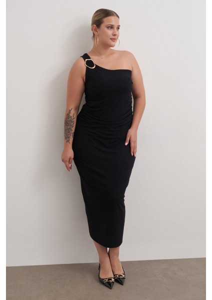 Metal Toka Detaylı Tek Omuz Elbise