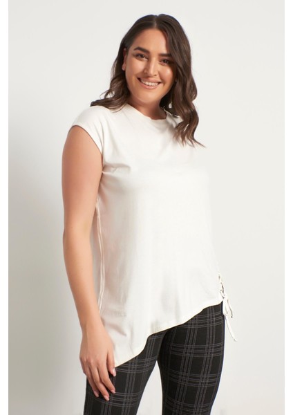 Kuşgözü Detaylı Kolsuz Penye Tişört