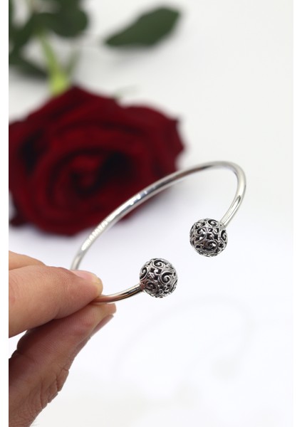 Yöresel Zarif Top Model 925 Ayar Saf Gümüş Kadın Bilezik 201023641 fiyatları