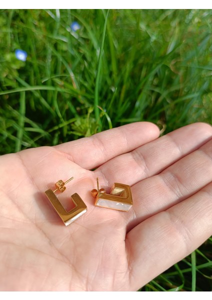 Kadın Gold Renk Sedefli Dikdörtgen Model 316 L Çelik Küpe modelleri