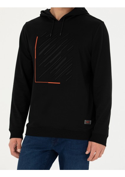 Erkek Siyah Regular Fit Kapüşonlu Sweatshirt 50272825-VR046