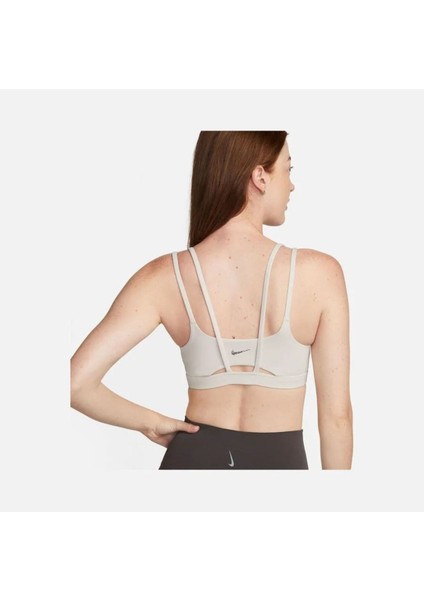 Dri-Fit Alate Trace Light-Support Padded Strappy Training Kadın Bra modelleri