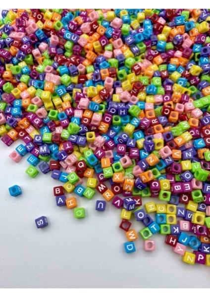 6mm Renkli Zemin Üzeri Beyaz Yazılı Küp Harf Boncuk ,6X6MM Alfabe Boncuk (100GR,~750 Adet) fırsatları