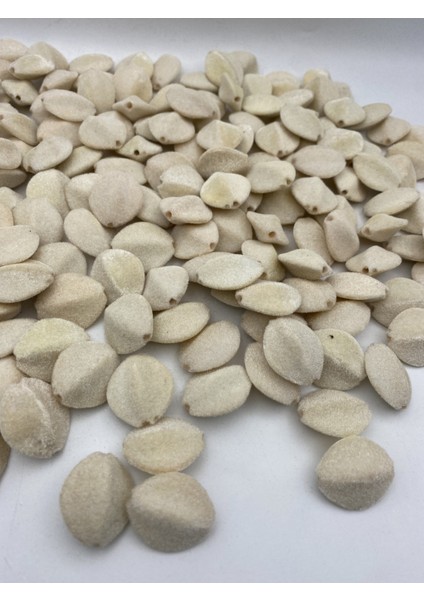 100GR Krem Renk Yassı Badem Model Kadife Boncuk Takı,çanta Yapım Boncuğu (~32 Adet)