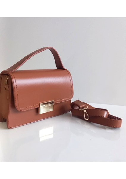 Kadın Bordo Kapaklı Minimalist Omuz ve El Çantası Kutulu Form