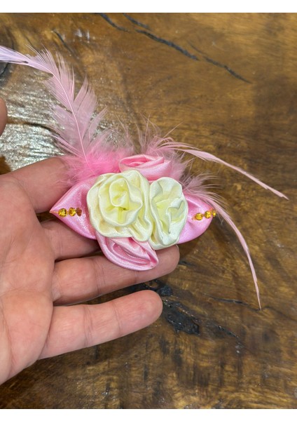 Çiçekli Kabartma Taşlı Kadın Broş Giyim Yaka Türban Aksesuarı 9x3 cm fiyatları