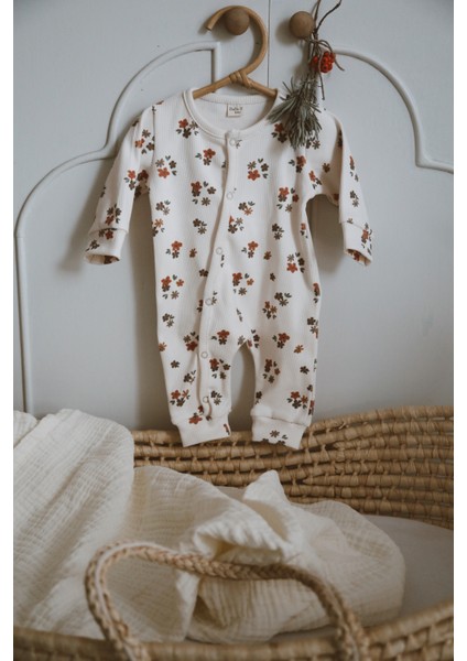 Çiçekli Desen Organik Kaşkorse Bebek Tulum