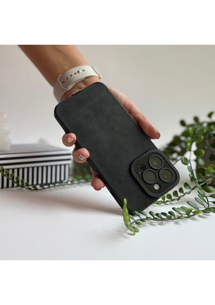 Siyah Süet Lens Korumalı Kılıf - Apple iPhone 13 Pro Max modelleri