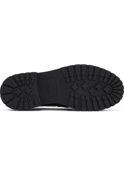 Kadın Siyah Toka Detaylı Kalın Tabanlı Deri Maskülen Loafer 25SFD180222