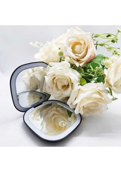 LED Işıklı - Siyah Makyaj Aynası - Yakınlaştırma Özellikli , Cep, Çanta Makyaj Aynası