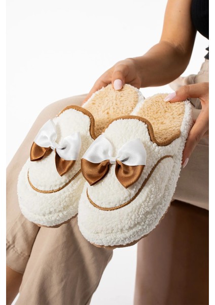 Beyaz Papyon Kışlık Kadın Terlik