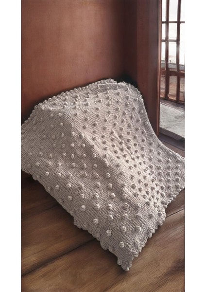Peluş Kadife Ipten Bebek Battaniyesi El Örgüsü Tomurcuk Desenli