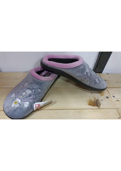 Kadın Kışlık Papatya Çiceği Nakışlı Rahat Taban Ev Terliği fiyatları