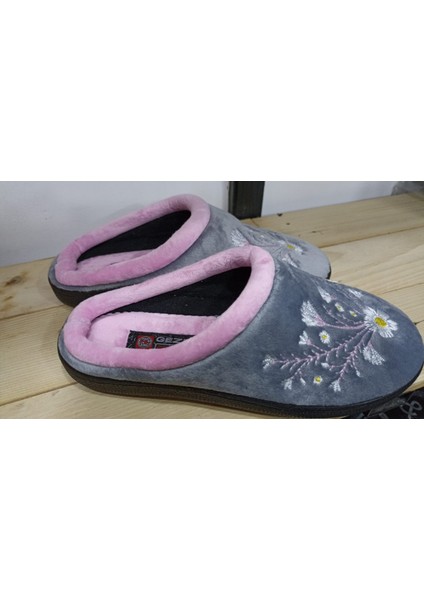 Kadın Kışlık Papatya Çiceği Nakışlı Rahat Taban Ev Terliği modelleri