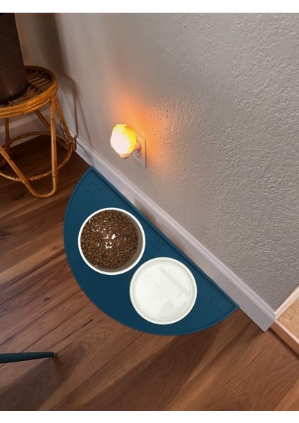 Silikon Mama Matı Havuzlu Yıkanabilir Kaymaz Evcil Hayvan Beslenme Matı Kedi Köpek Paspası 50X25 cm