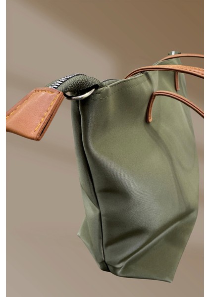 Fermuarlı Içi Cepli Saten Yeşil Kadın El ve Omuz Çantası fiyatları