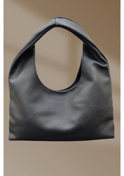 Düğmeli Cepli Kemer Detaylı Siyah El ve Omuz Çantası fırsatları