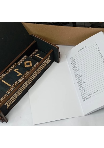 Rune Tahta Standlı Set
