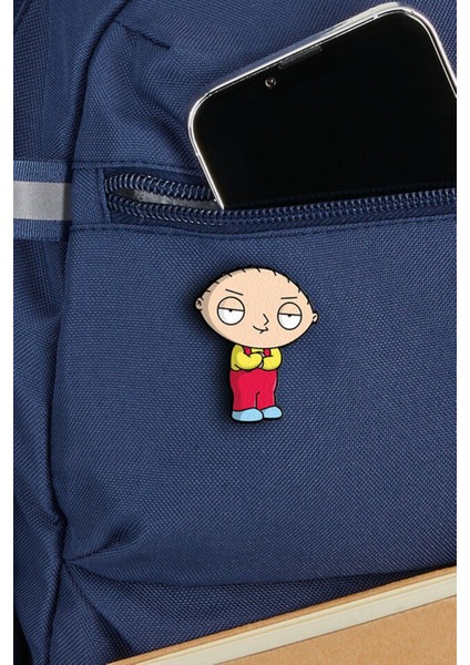Family Guy Stewie Pin - Ahşap Rozet - Broş - Yaka Çanta Aksesuar fiyatları