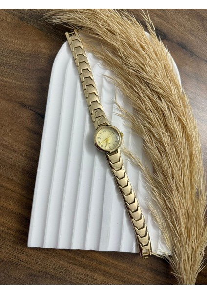 Retro Minimal Hasır Kordon Vintage Kadın Kol Saati