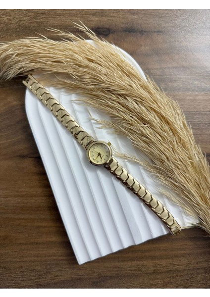 Retro Minimal Hasır Kordon Vintage Kadın Kol Saati