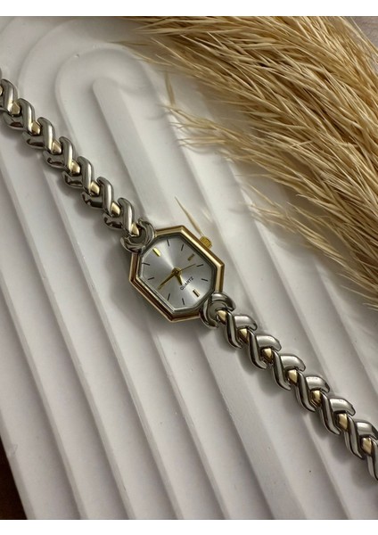 Retro Minimal Hasır Kordon Vintage Kadın Kol Saati fiyatları