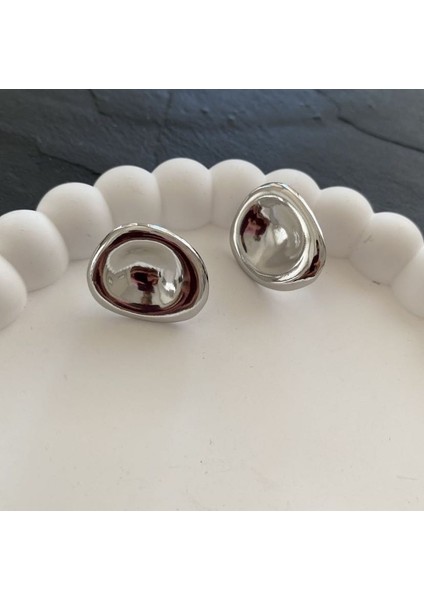 Asimetrik Gümüş Renk Çelik Küpe