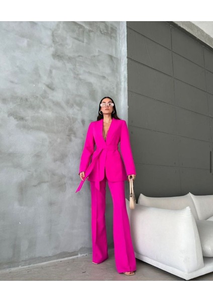 Kadın Kuşaklı Blazer Ceket Bol Paça Pantolon Takım