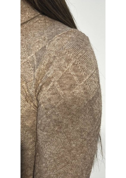 Desenli Tam Balıkçı Triko Bluz Camel indirimleri