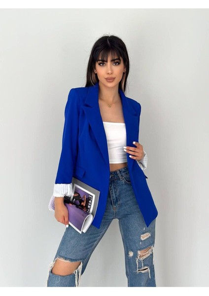 Kadın Beyaz Astarlı Blazer Ceket Kol Içi Çizgili Katlama Detaylı modelleri