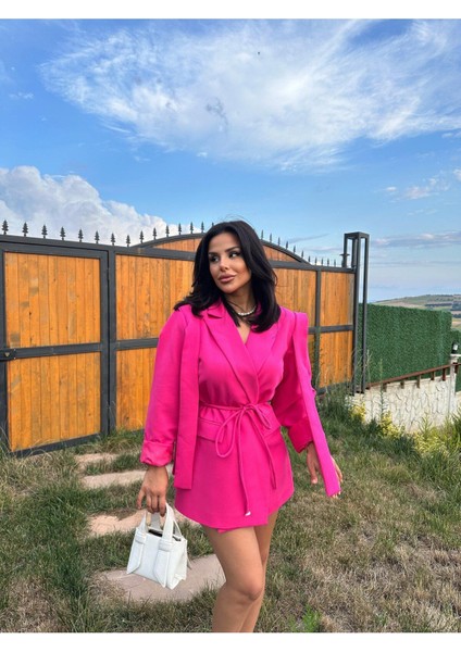 Kadın Oversize Tasarım Bağlamalı Blazer Ceket
