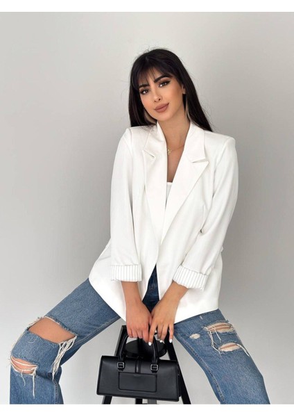 Kadın Beyaz Astarlı Blazer Ceket Kol Içi Çizgili Katlama Detaylı fiyatları