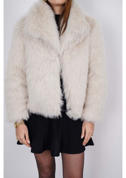 Geniş Yaka Kürk Görünümlü Ceket fırsatları